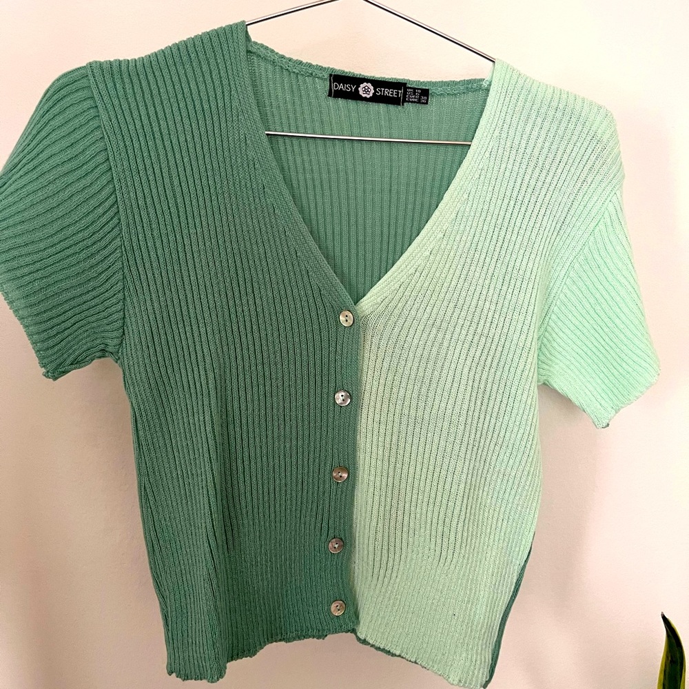 two toned knit crop top